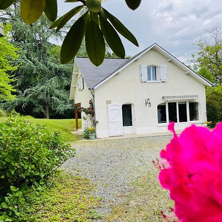 L'Oree Des Roses, Hebergement De Vacances Avec Jardin Et Piscine Gan Kültér fotó